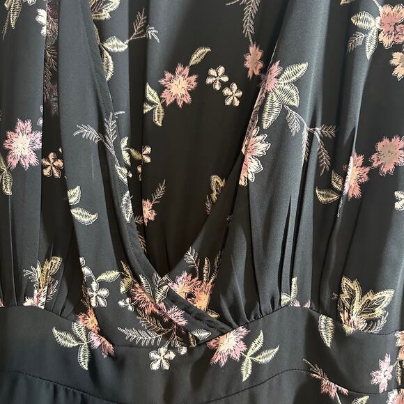 Torrid babydoll surplice top with tie back - Size 4X - Picture 3 of 5